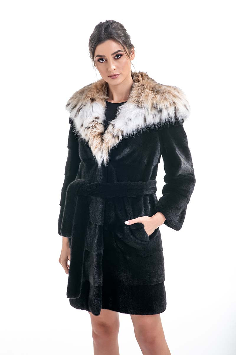Blackglama Mink Fur Coat - Lynx Collar Luxury