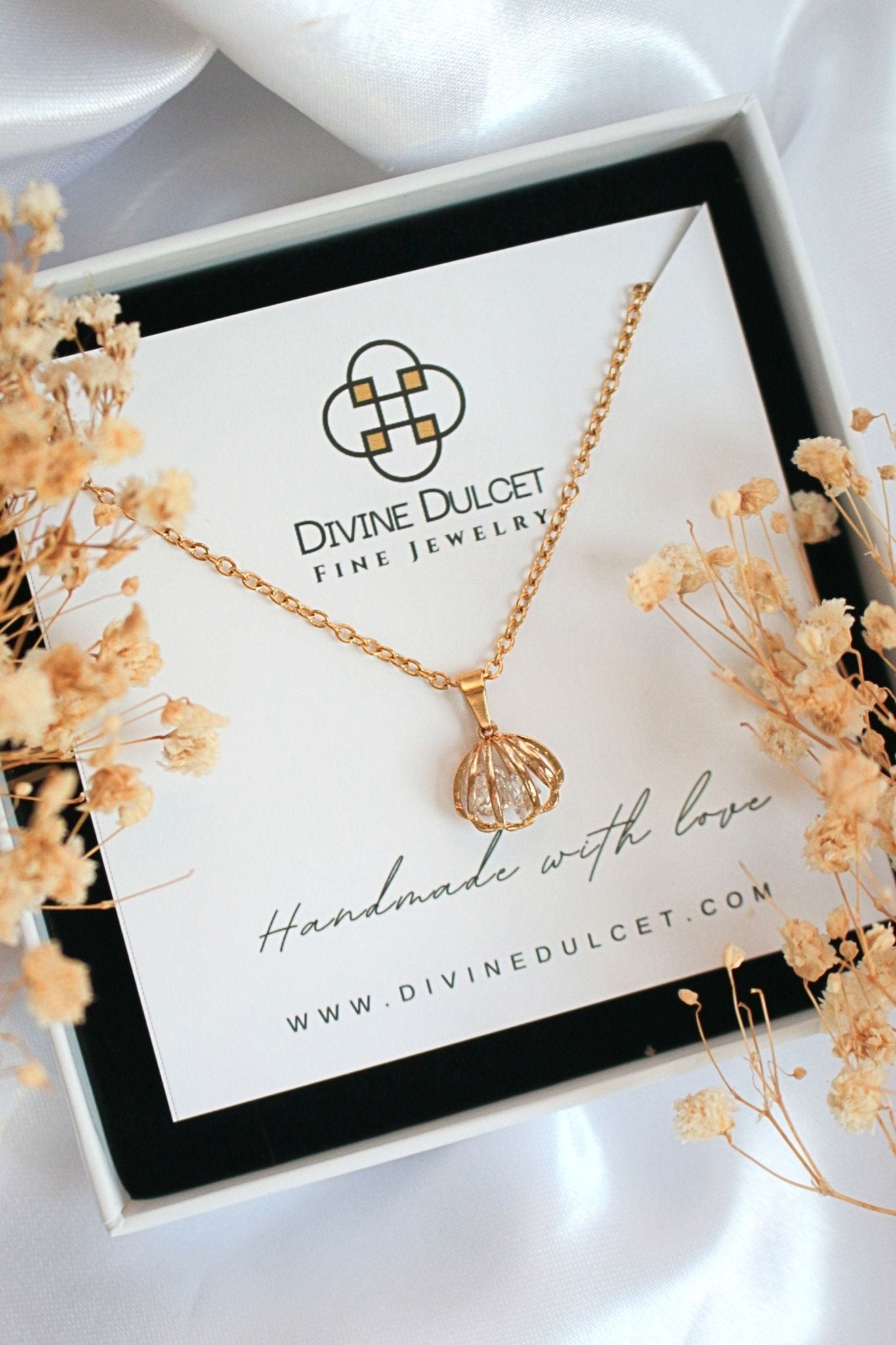 Ocean Treasure 24K Gold Plated Seashell Pendant Necklace - Handmade Beach Jewelry - Style Queenz