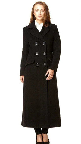 Woman wearing a black coat